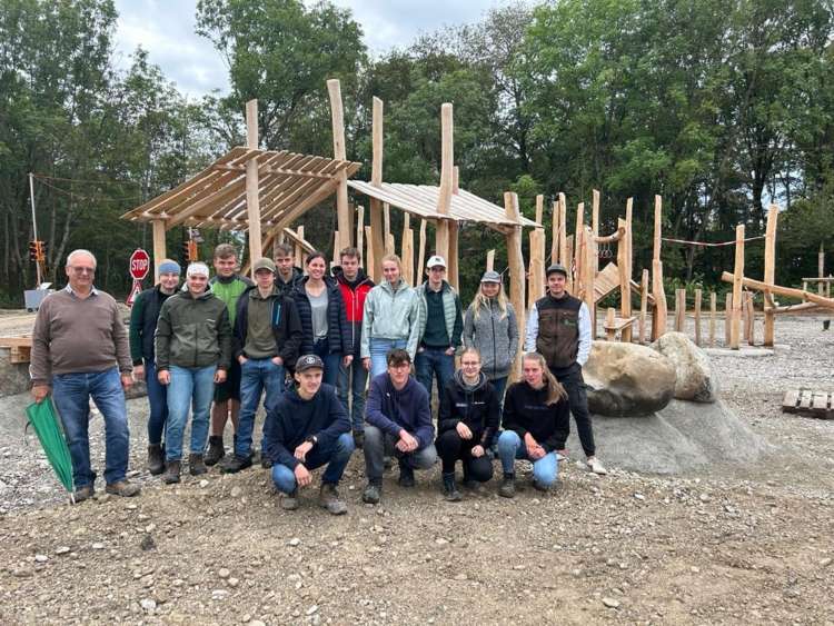 Gruppenfoto von den Garten Reichl Azubis in Kirchheim bei München auf der Landesgartenschau