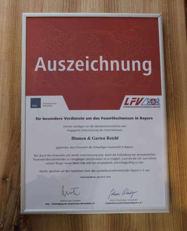 Auszeichnung für besondere Verdienste um das Feuerlöschwesen in Bayern Garten Reichl